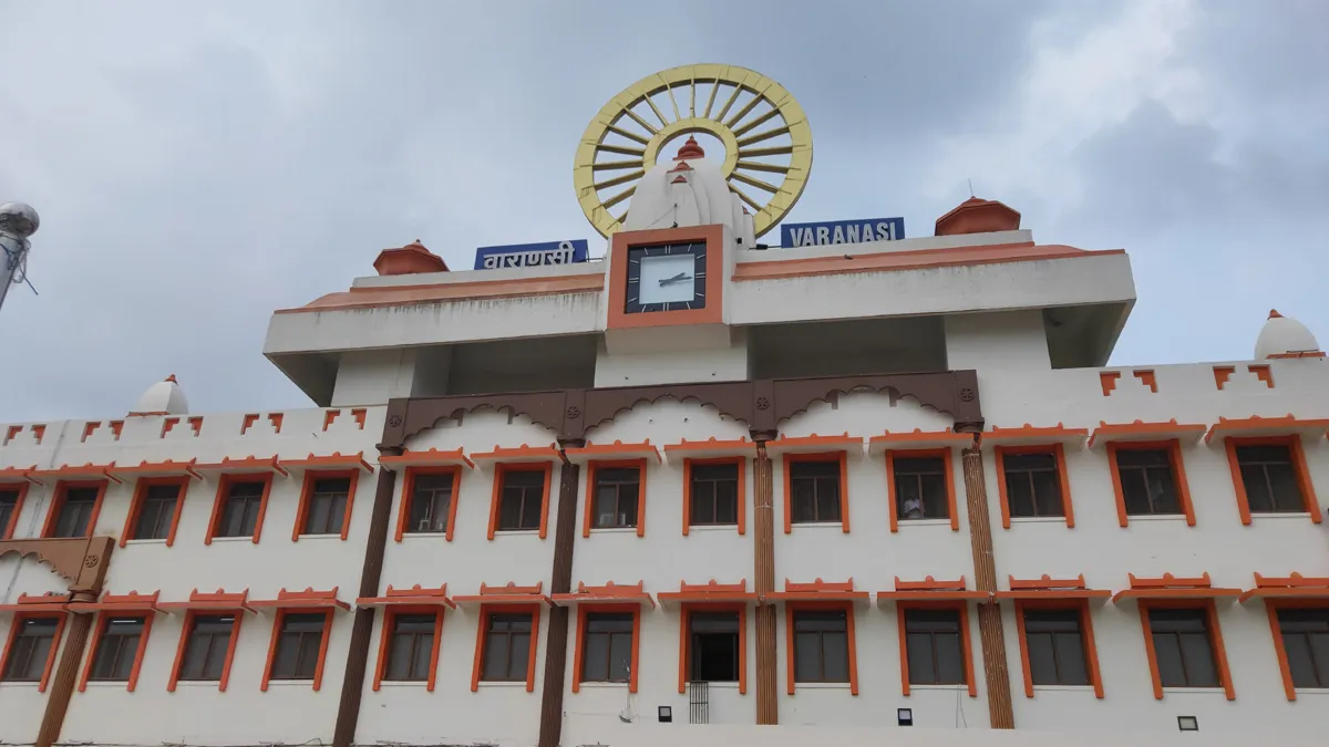 Narendra Modi, Varanasi railway station, Narendra Modi Varanasi, PM Modi’s constituency, वाराणसी रेल- India TV Hindi