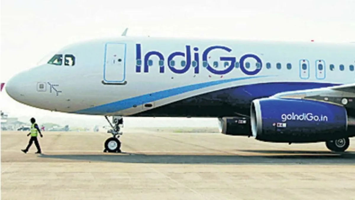 Pilot becomes passenger of indigo made safe landing at...- India TV Hindi