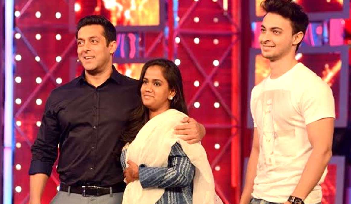 salman khan sister arpita khan baby girl name ayat sharma aayush sharma-नींद से जगते ही सलमान खान ने सबसे पहले देखी भांजी आयत की तस्वीर, बर्थडे पर जताई पिता बनने की इच्छा -