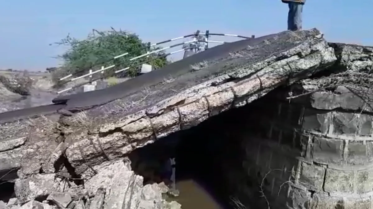 Bridge collapses in morbi of Gujarat- India TV Hindi