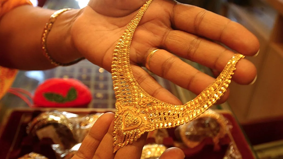Gold slips by Rs 95 on stronger rupee, weak demand- India TV Paisa