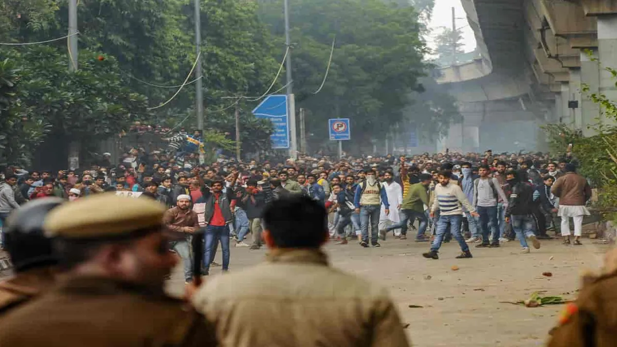 फायरिंग हुई नहीं तो कैसे लगी जामिया के छात्रों को गोली? पुलिस करेगी पूरे मामले की जांच- India TV Hindi