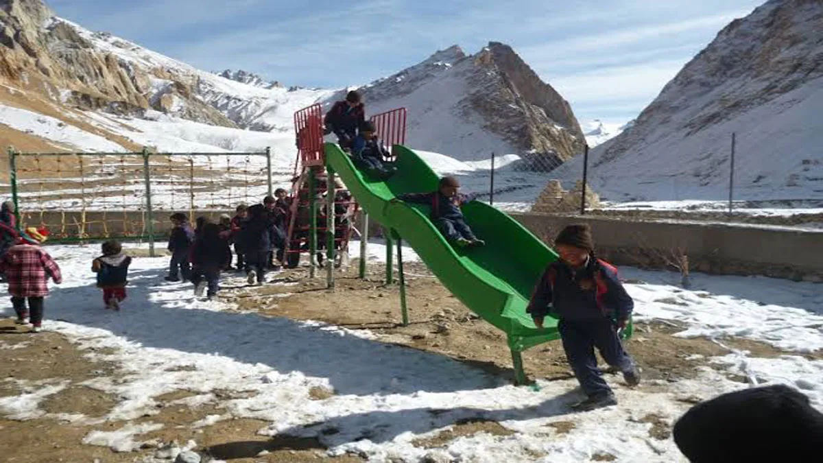 Winter vacation of 43 days in schools of Leh begins- India TV Hindi