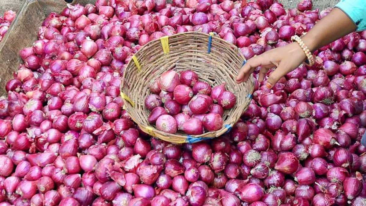 Onion prices rise by 400 percent after March, prices of all...- India TV Hindi
