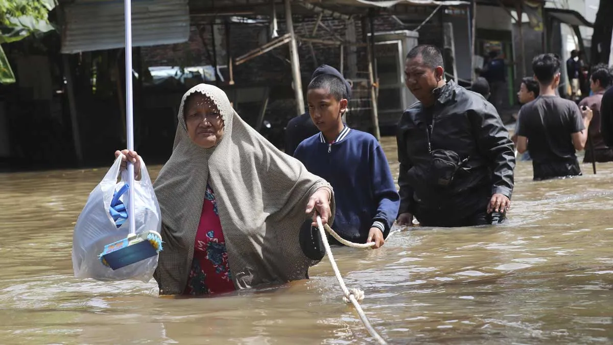 Jakarta floods, Banjir Jakarta, banjir Jakarta mati, banjir Jakarta menggusur, banjir Indonesia- India TV Hindi