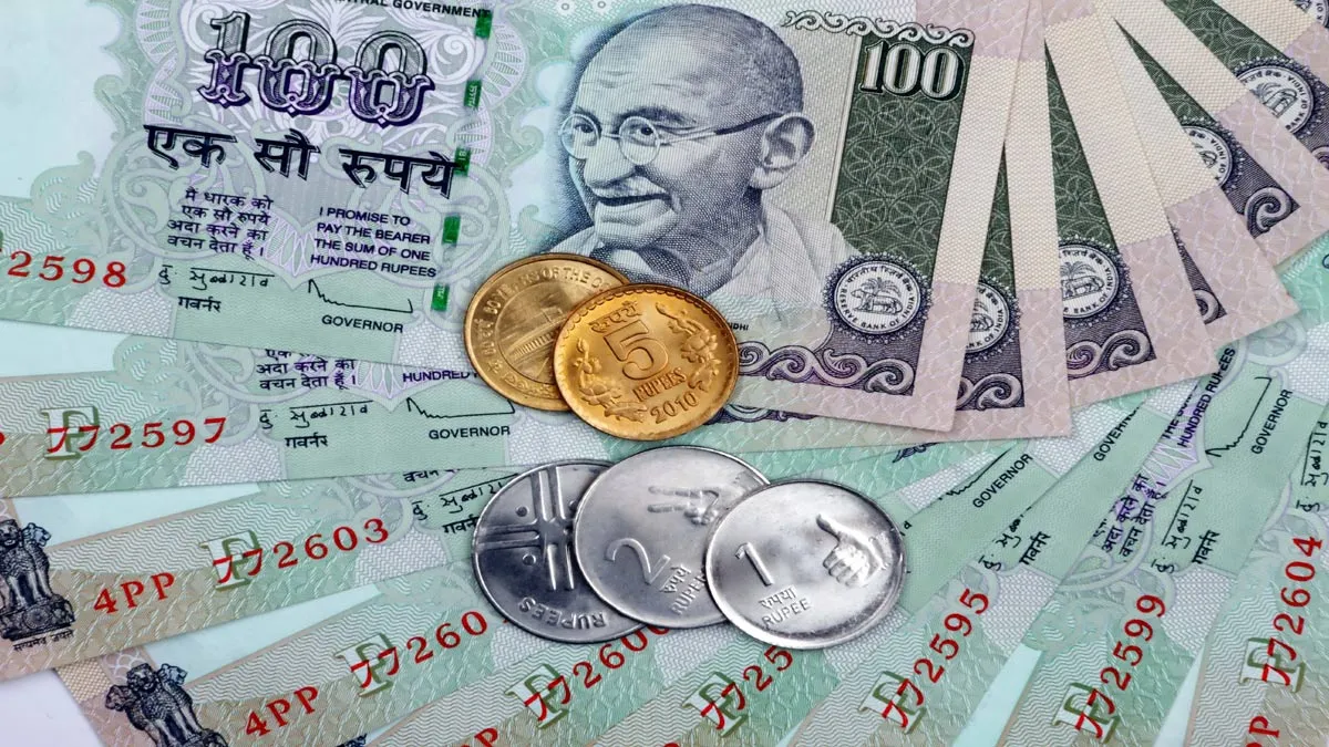 Rupee rises for 5th day, firms up 8 paise to 70.86 against USD- India TV Paisa