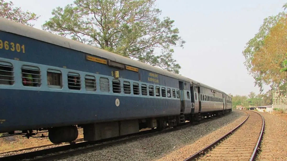 Somnath Jabalpur Express, Somnath Jabalpur Express Train, Train Accident- India TV Hindi