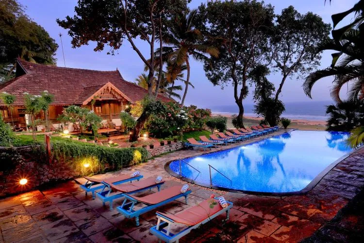 Corona virus massive hotel bookings in Kerala- India TV Paisa