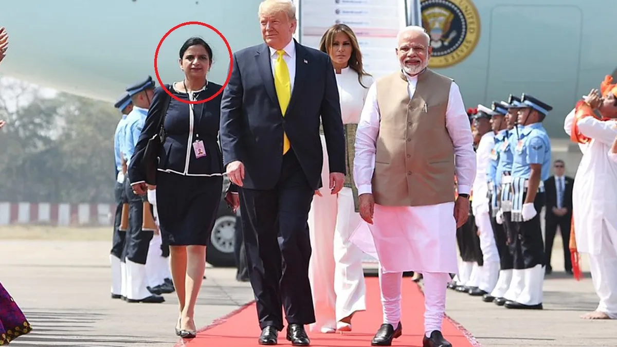 Know who is lady accompanying Melania Trump- India TV Hindi