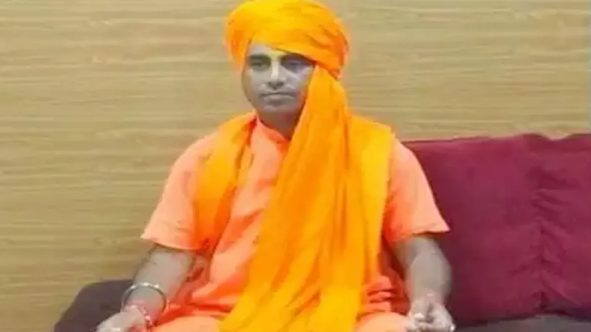 Uttar Pradesh unit chief of Antarrashtriya Hindu Mahasabha...- India TV Hindi
