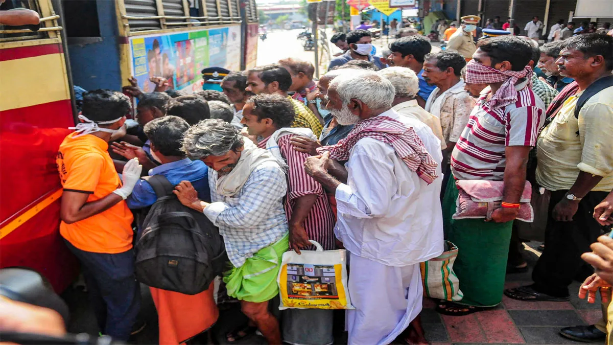 Kozhikode: Police relocate street vagabonds to safer places...- India TV Hindi