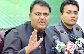 पाकिस्तानी मंत्री फवाद चौधरी ने कहा, कट्टर धार्मिक तत्वों की जहालत से देश में कोरोना फैला- India TV Hindi
