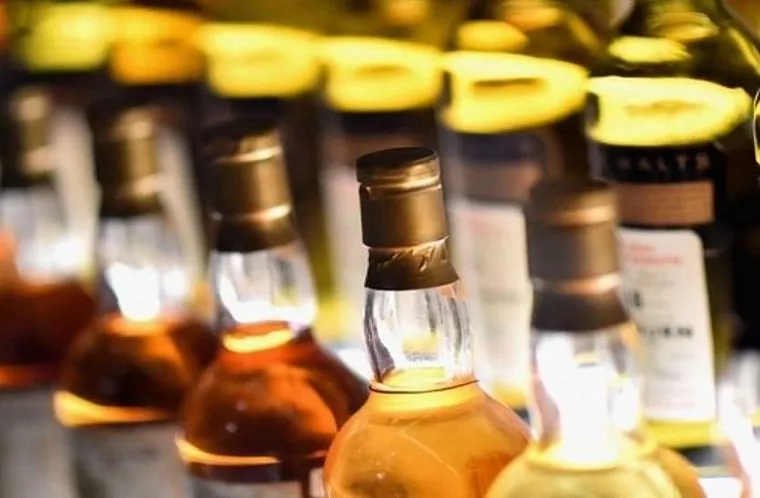 Smuggled liquor worth Rs 70 lakh seized- India TV Hindi