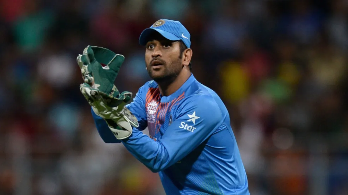 'Never seen in last 10 years', CSK physio said of Dhoni doing wicketkeeping - India TV Hindi