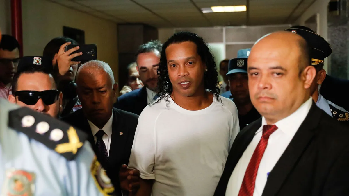 Former Brazilian footballer Ronaldinho arrested in fake passport case- India TV Hindi