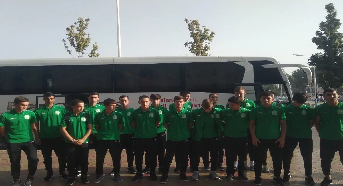 ईरान में फुटबॉल लीग को...- India TV Hindi