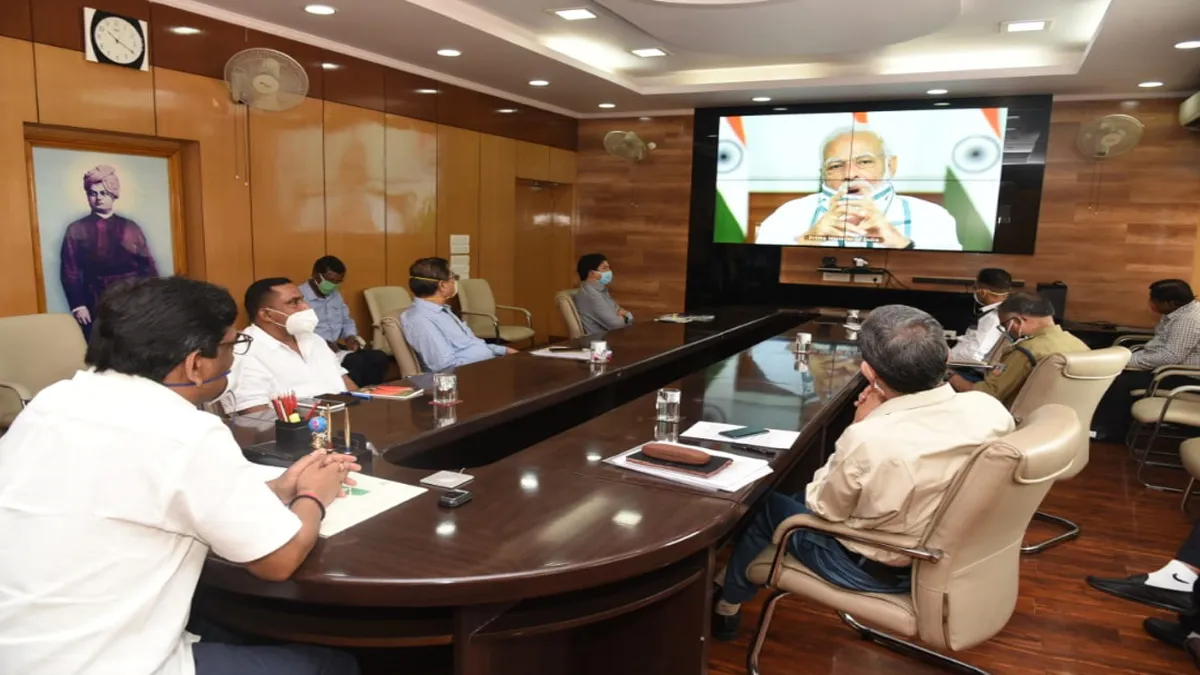 PM Narendra Modi holds review meet with CMs over lockdown extension- India TV Hindi