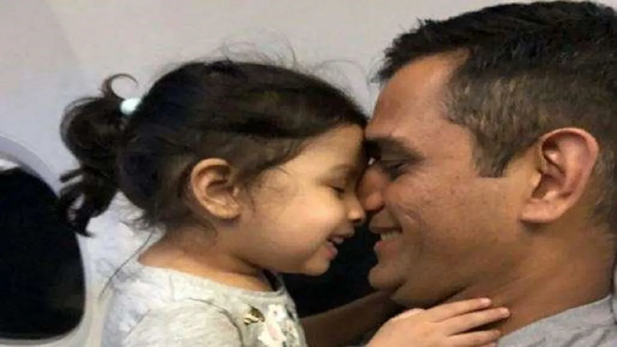Dhoni was seen riding a bike with his daughter ziva, see...- India TV Hindi