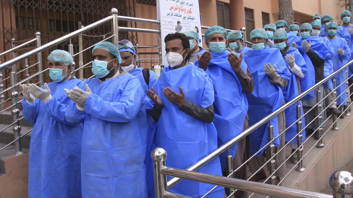 Pakistan doctors, Pakistan doctor salary cut, Pakistan Coronavirus, Pakistan doctors coronavirus- India TV Hindi