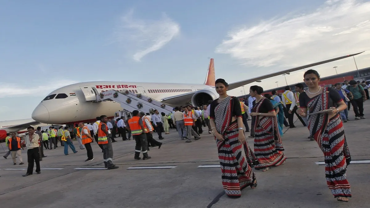 Air India flight arrives in Karnataka carrying 326 Indians from London- India TV Hindi