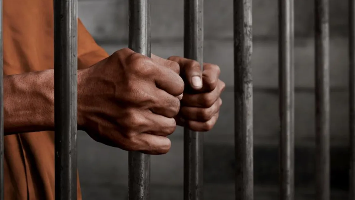 बांदा जिला जेल में बढ़ा कोरोना का खतरा, संक्रमण से एक कैदी की मौत- India TV Hindi