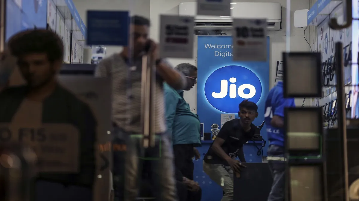 Silver Lake to invest Rs 5655 crore in Reliance Jio Platforms- India TV Paisa