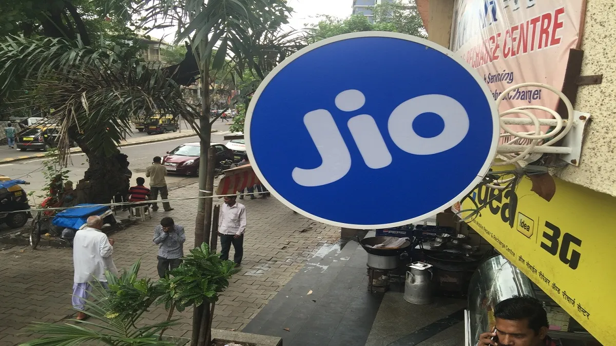 Vista Equity Partners picks up equity stake in Reliance’s JIO platform- India TV Paisa