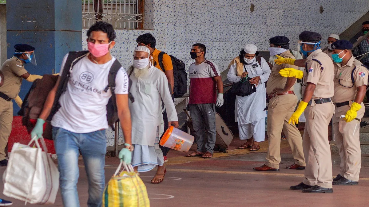 बिहार में अब तक 32 पुलिसकर्मी Coronavirus से हुए संक्रमित, प्रवासियों का आना जारी- India TV Hindi