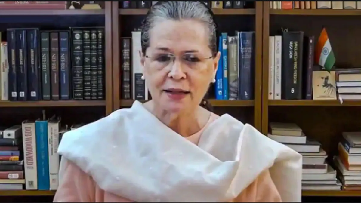 Sonia Gandhi asks Centre to unlock coffers to help needy- India TV Hindi