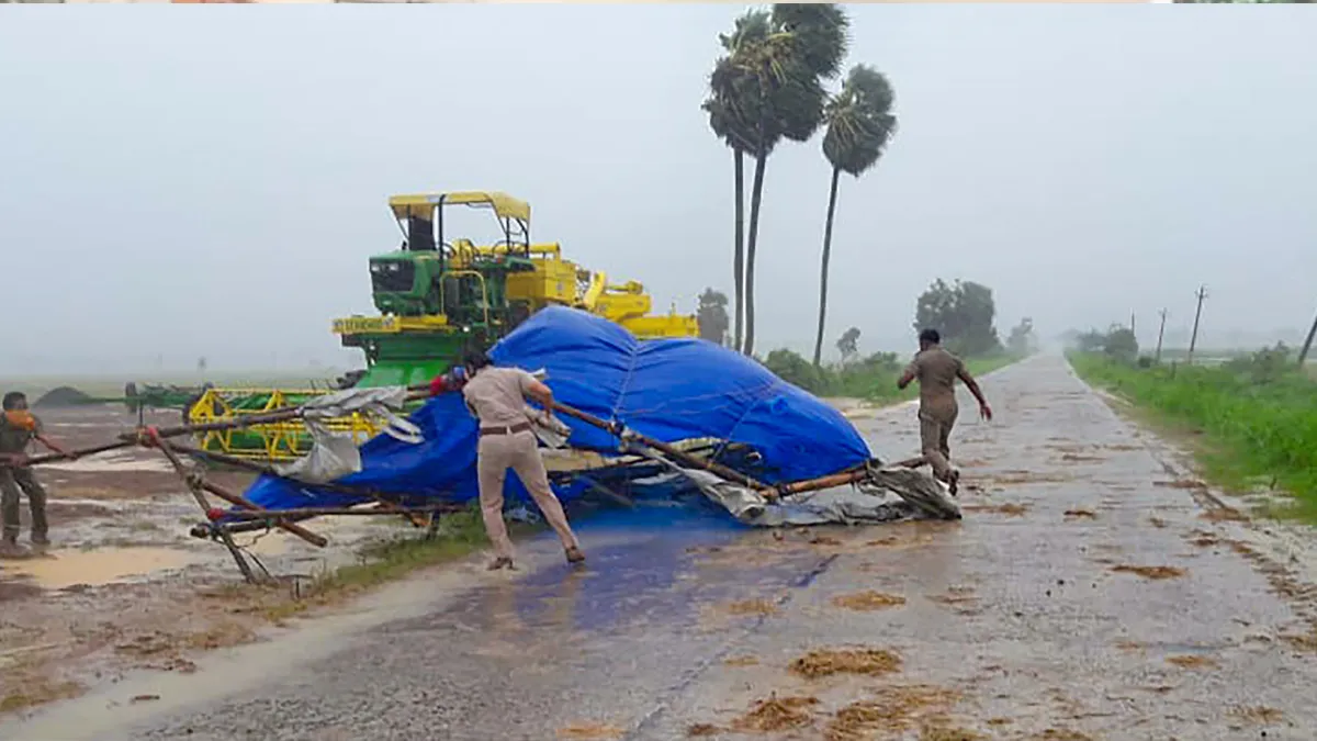 Cyclone Amphan live updates: Cyclonic storm makes landfall...- India TV Hindi