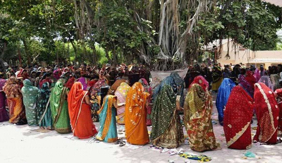 Vat Savitri Vrat Shubh Muhurat Puja Vidhi Vrat Katha Puja Samagri And Importance Vatvat Savitri Vrat Vat Savitri Vrat आज ह वट स व त र व रत ज न ए श भ म ह र त प ज व ध और