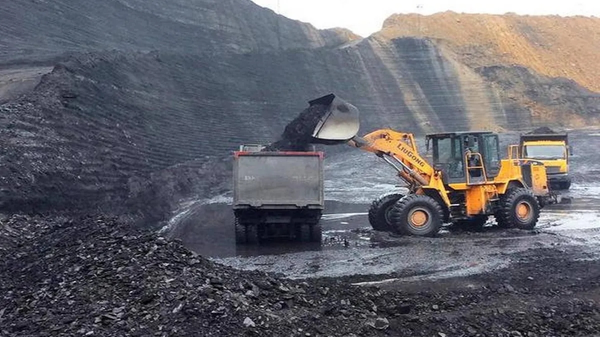CIL's coal supply to power sector drops over 22% - India TV Paisa