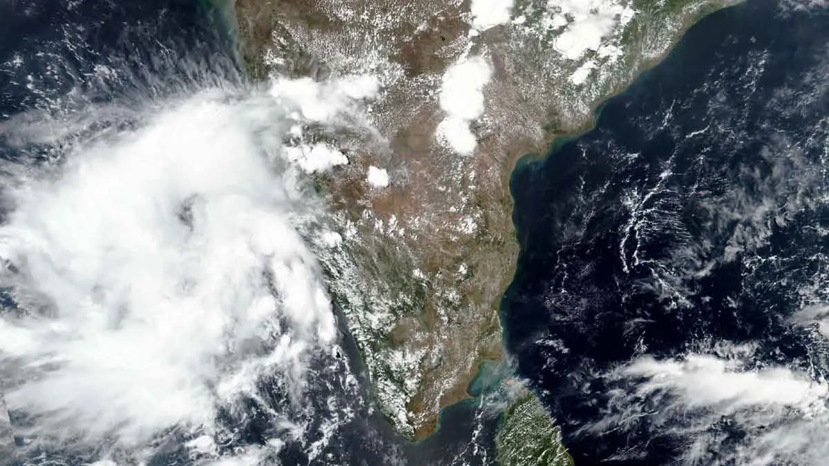 Cyclone Nisarga- India TV Hindi
