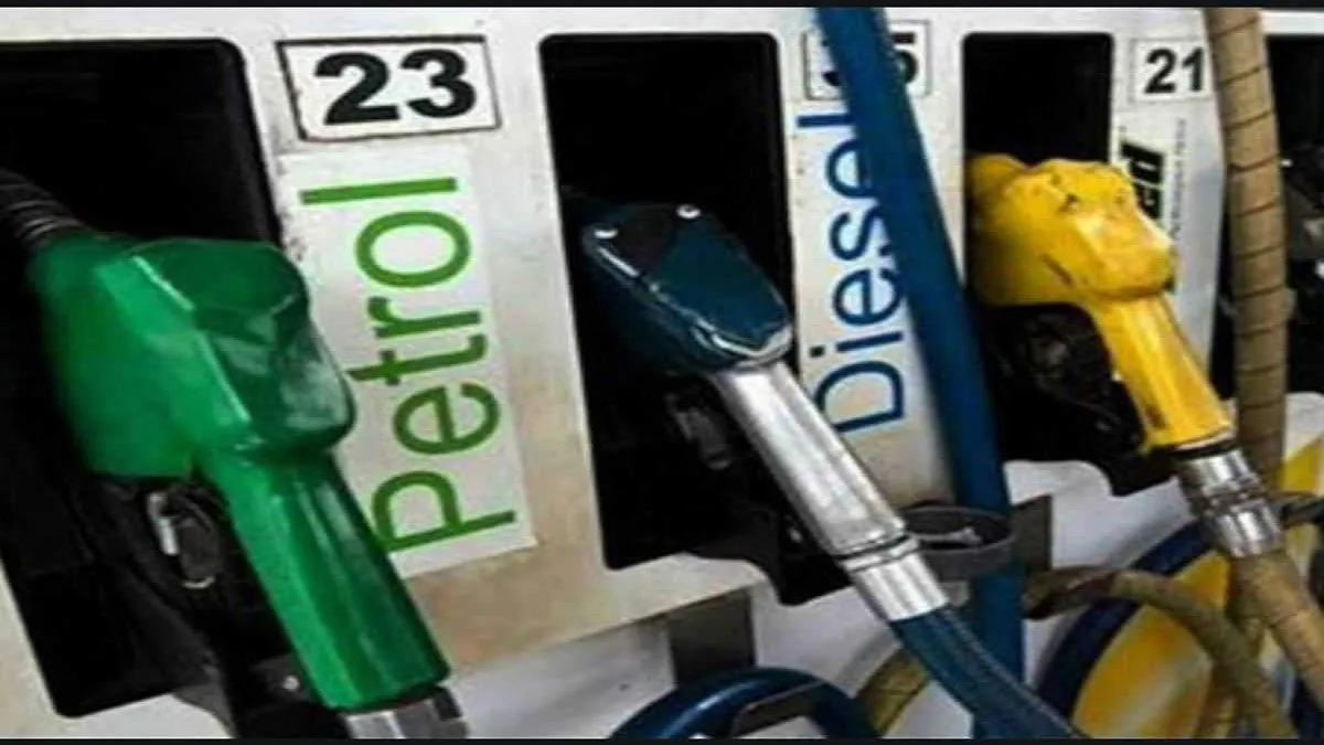 Diesel price crosses Rs 80 mark in Delhi, currently at Rs 80.02/litre - India TV Paisa