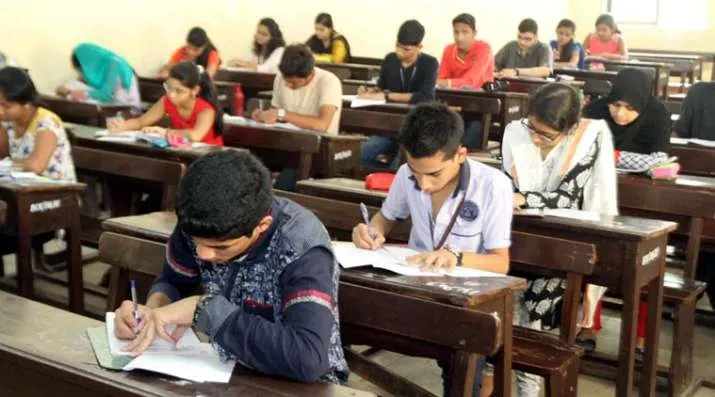 Lakhs of students took PUC exam in karnataka- India TV Hindi