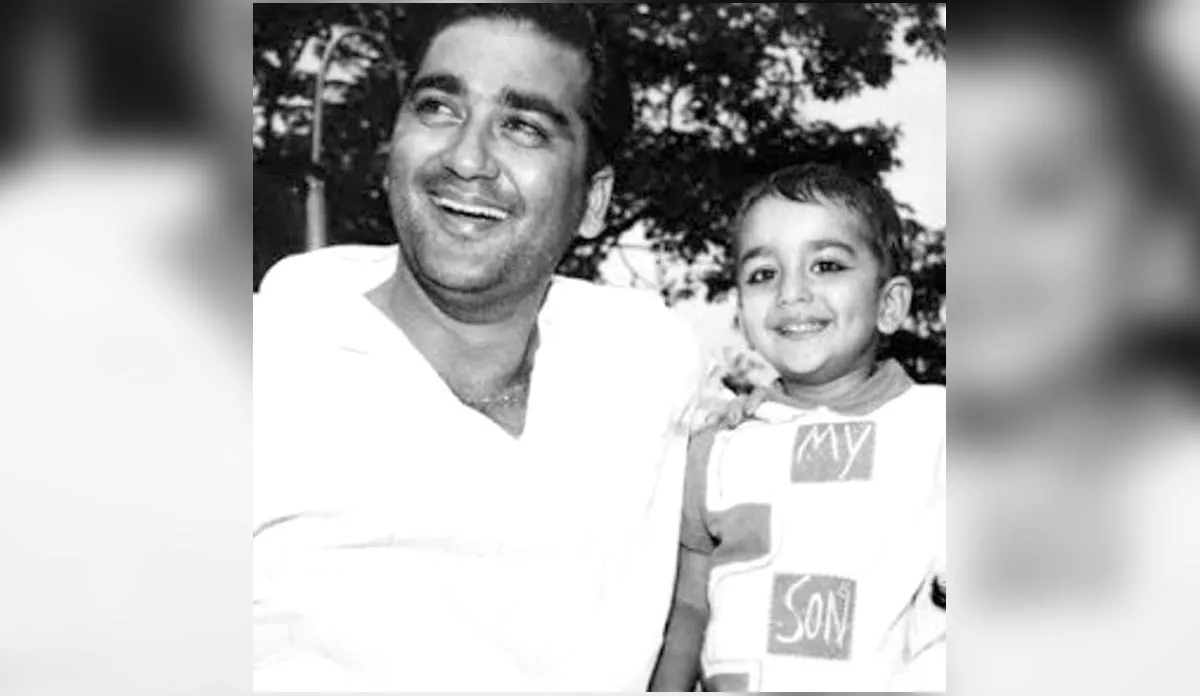 संजय दत्त ने शेयर की पिता सुनील दत्त के साथ बचपन की फोटो- India TV Hindi
