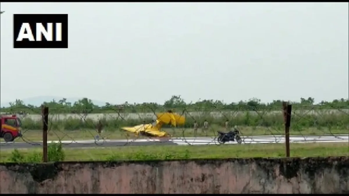 Trainee Aircraft, crashes, Dhenkanal Odisha, pilots died- India TV Hindi
