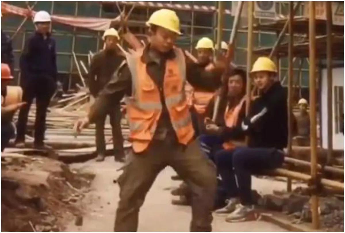 Worker Dance Video- India TV Hindi