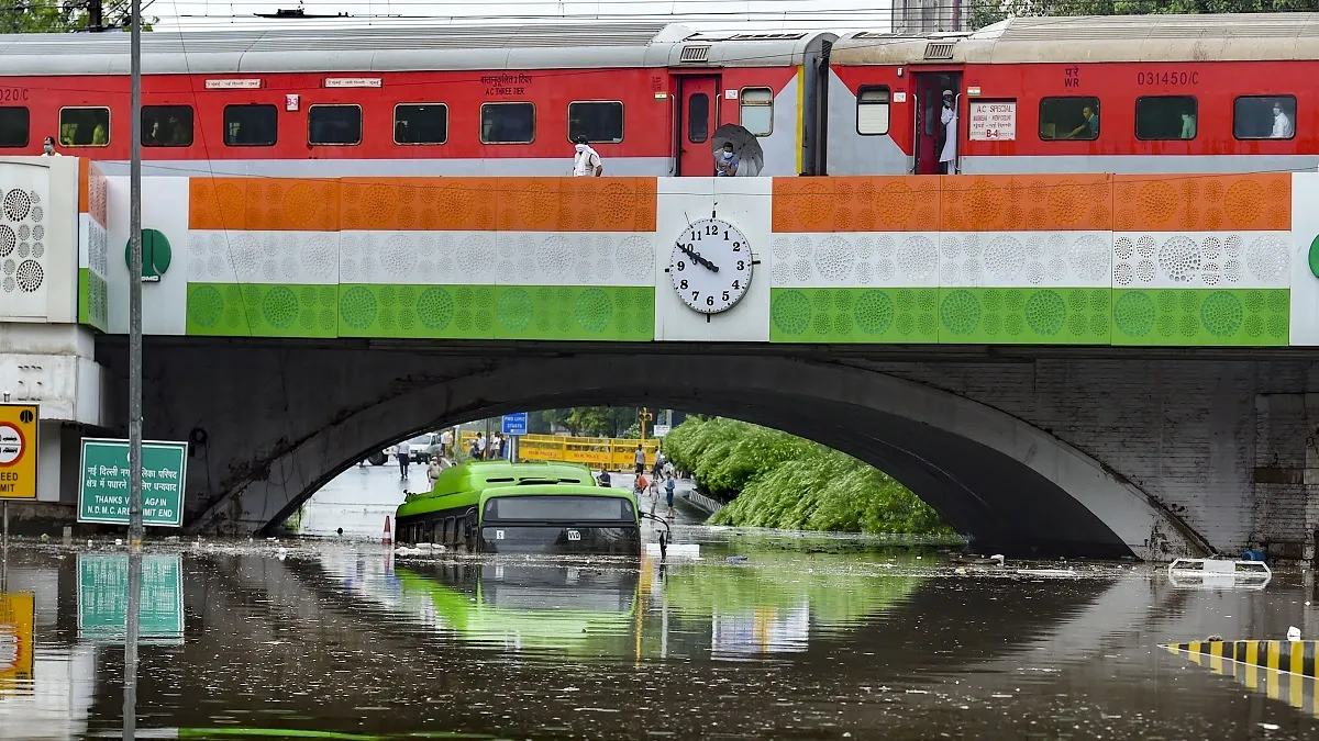 Delhi Rains Minto Bridge- India TV Hindi