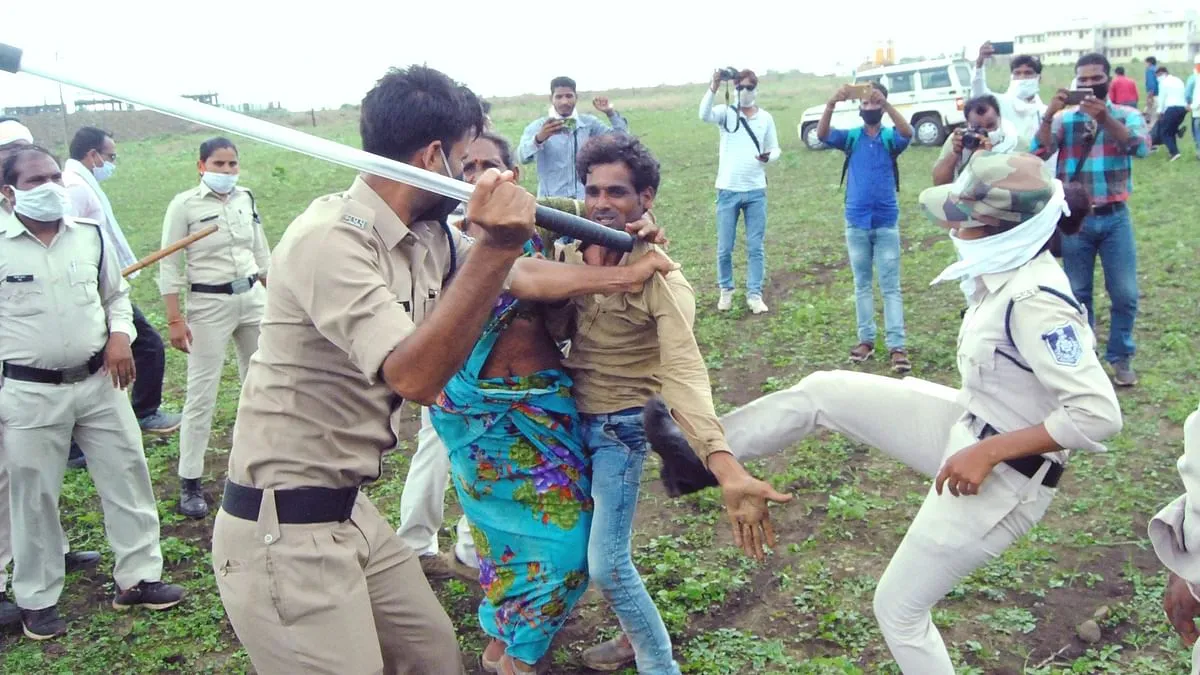 मध्य प्रदेश में 6 पुलिसकर्मी सस्पेंड, टॉर्चर के बाद दंपति ने खाया था जहर- India TV Hindi
