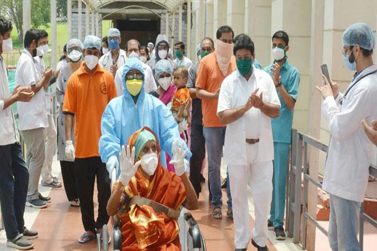 देश में Covid-19 के मरीजों...- India TV Hindi