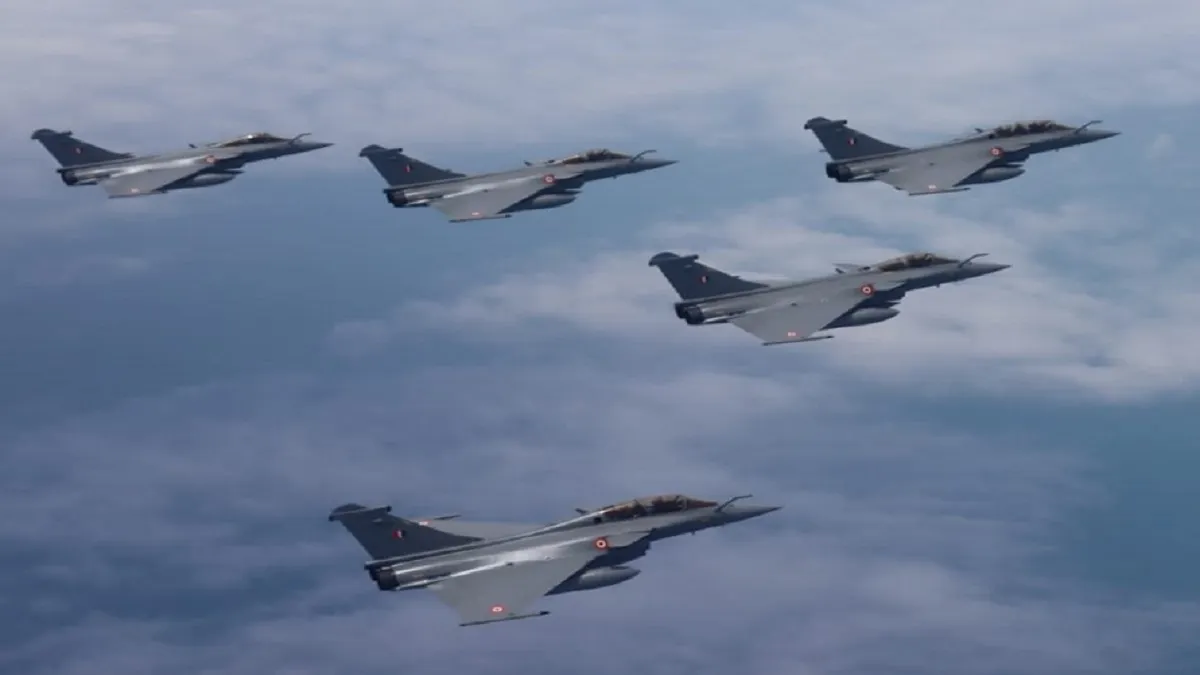 चीन और पाकिस्तान के लड़ाकू विमानों पर कैसे भारी पड़ेगा राफेल? ये रही पूरी डिटेल- India TV Hindi