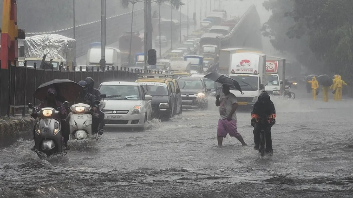 मंबई पर 2 दिन भारी पड़ सकती है बरसात- India TV Hindi