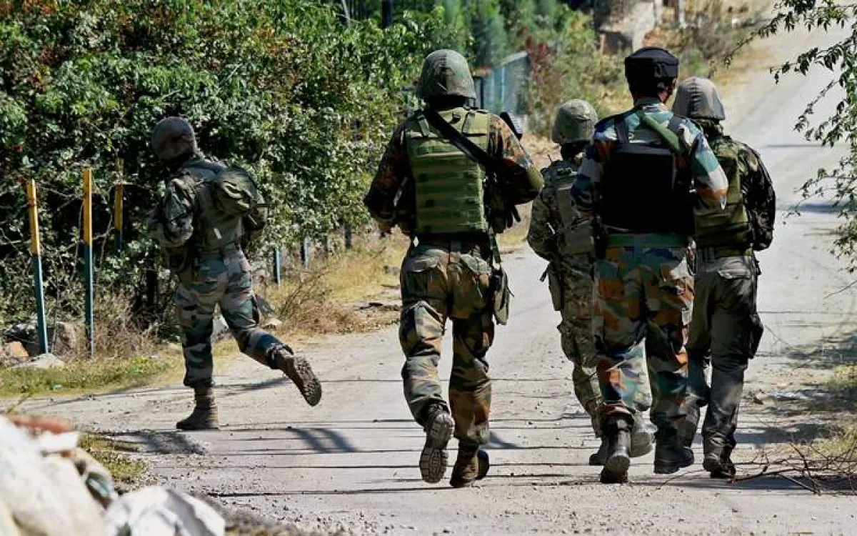 J&K, Security forces, kill, 2 LeT terrorists, Ranbirgarh, Srinagar outskirts- India TV Hindi
