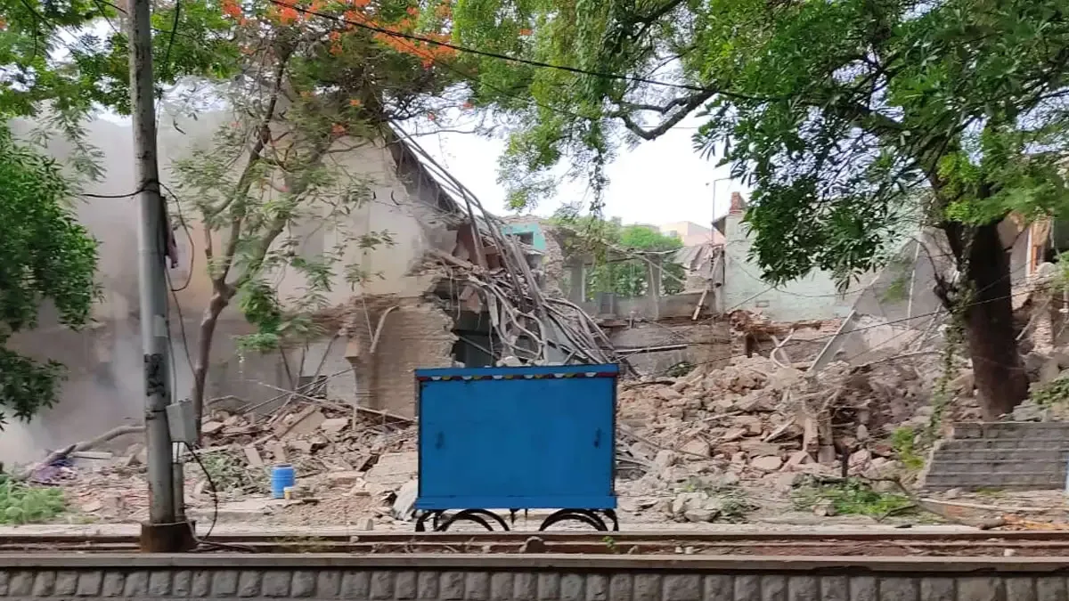 Demolition of old Telangana Secretariat complex begins- India TV Hindi