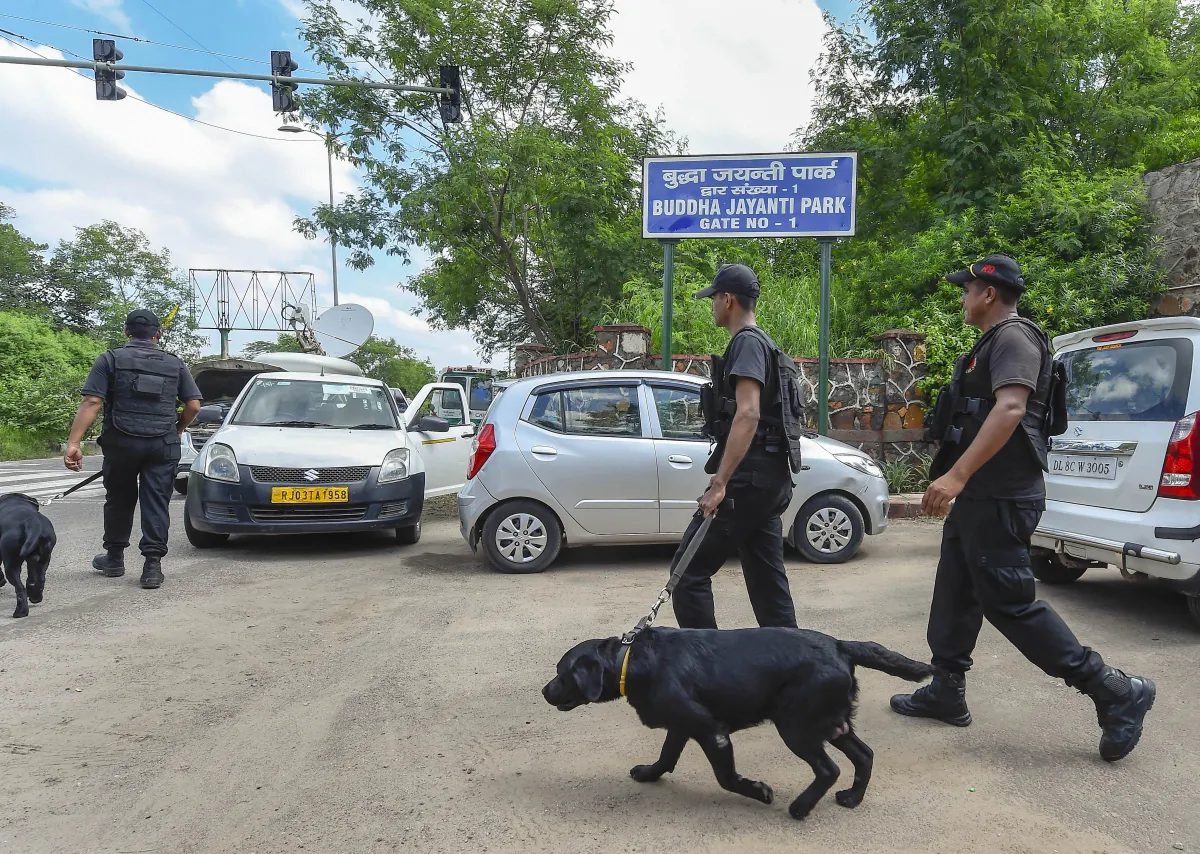 Details of arms and other items recovered from ISIS terrorist caught from Delhi- India TV Hindi