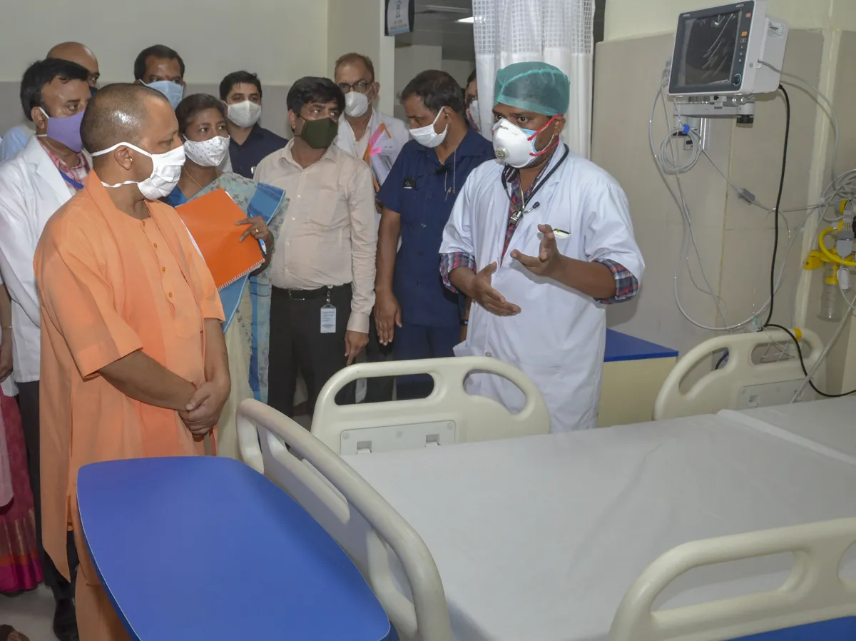 Yogi Adityanath orders to increase coronavirus tests to 1.5 lakh in state । Coronavirus: एक्शन में स- India TV Hindi
