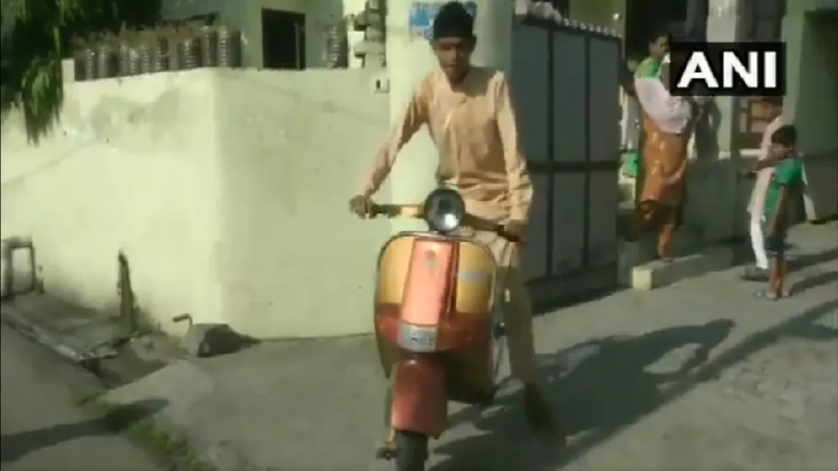 हुनरमंद हरमनजोत: आठवीं के स्टूडेंट ने बनाई स्कूटर जैसी दिखनेवाली साइकिल- India TV Hindi