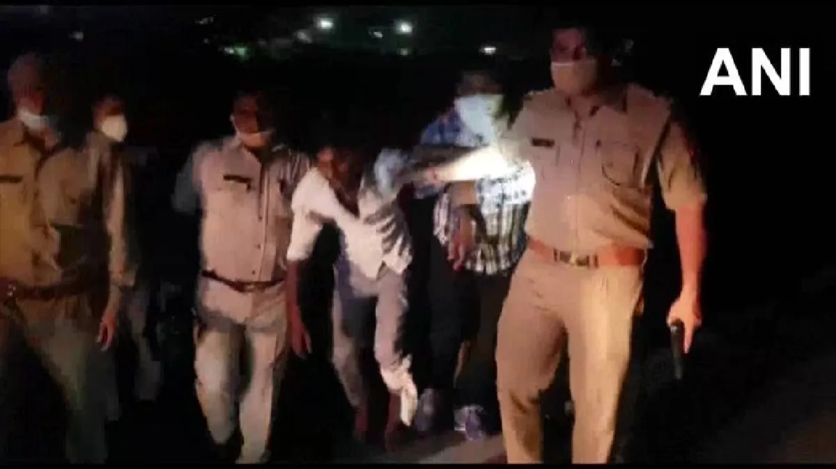 Gautam Buddh Nagar: A criminal carrying a reward of Rs...- India TV Hindi