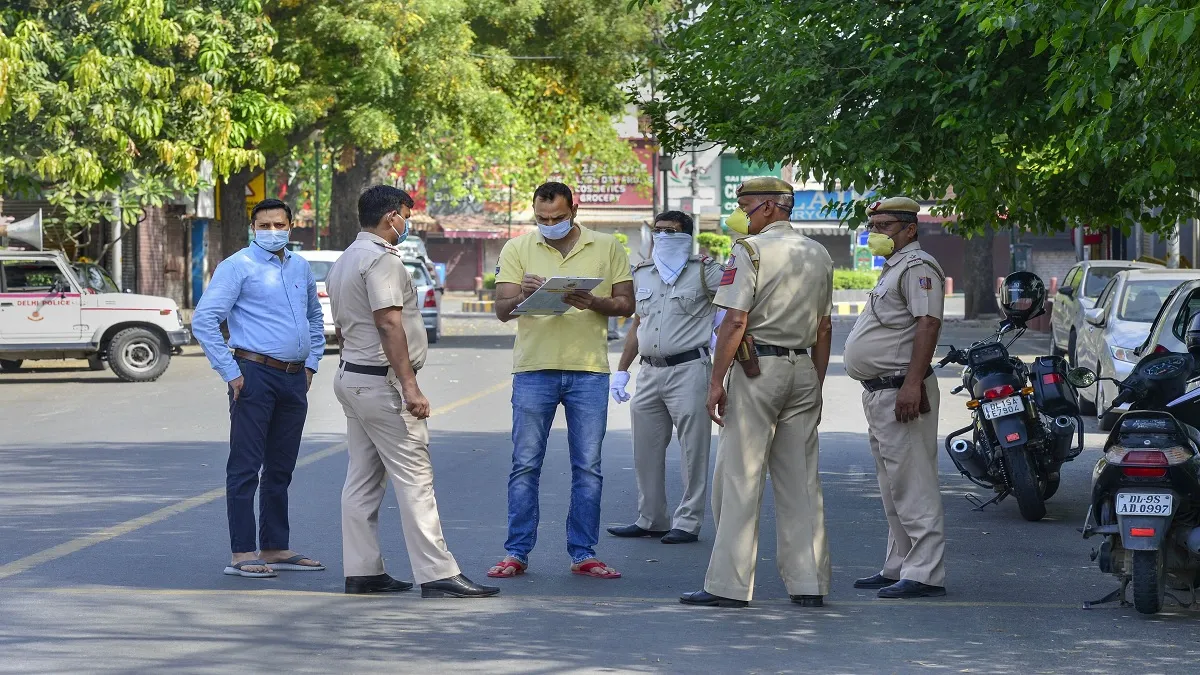 36 Delhi Police personnel suspended for failing to report for duty on time- India TV Hindi